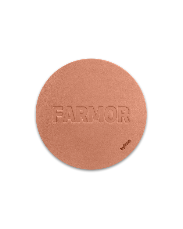 MOKKA glassbrikke fra byRavn i cognac skinn preget med "Farmor" i store bokstaver